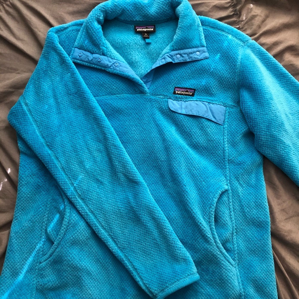turquoise Patagonia pullover